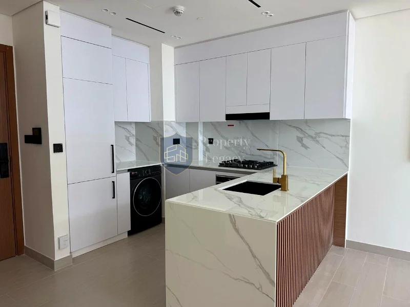Skyline View | Prime Location | High Floor63798721727235112