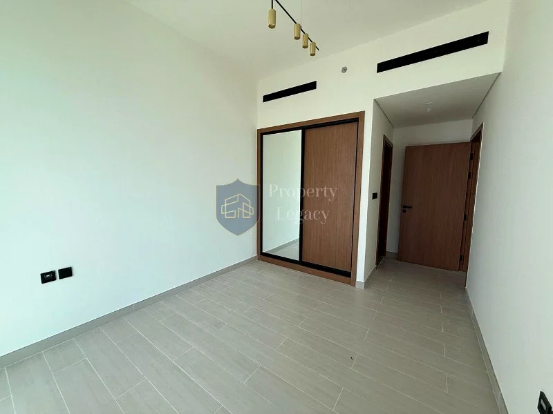 Skyline View | Prime Location | High Floor63798721727235114