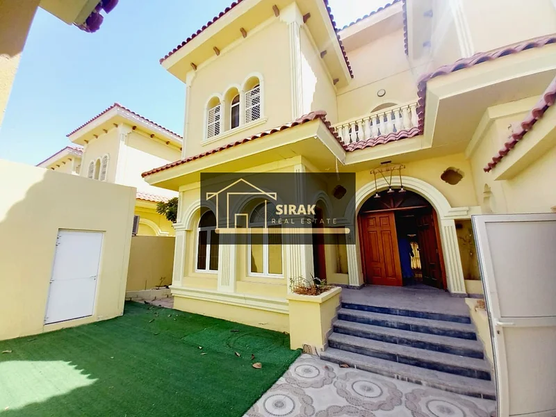 Hot Deal | Villa 4 BR | Close to all services63838969027458110