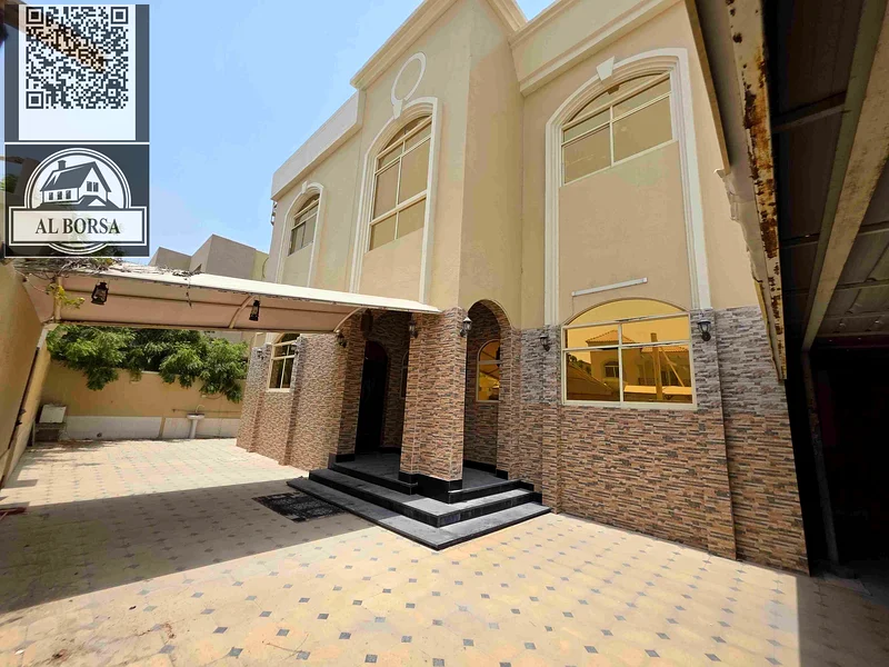 Land area: 6,500 square feet. Design: Two floors and an external annex integrated with the house interior. 10 master bedrooms63874581457411111