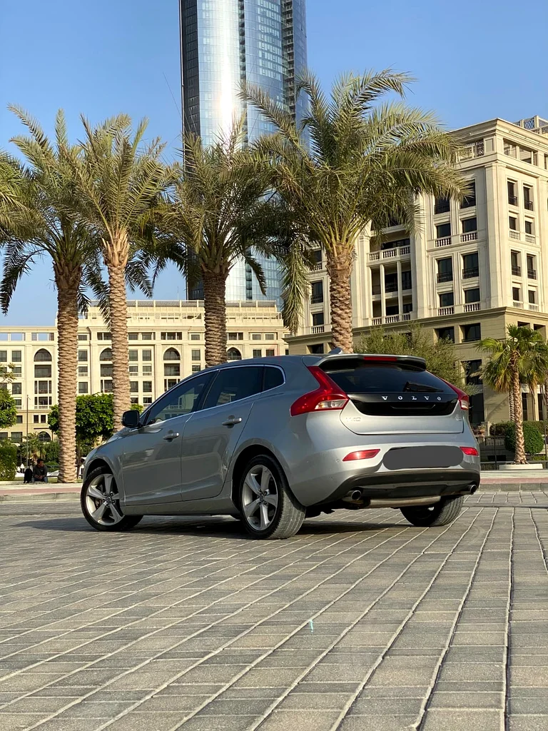 Volvo V40 T5  2014  GCC Specs  Excellent Condition63491240977025111