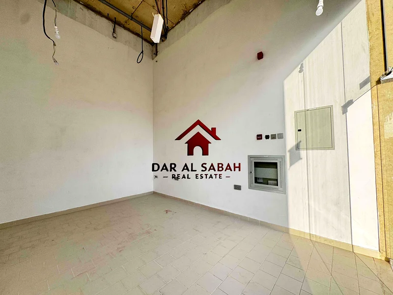 موقع ممتاز / في مواجهة سراب الجادة / مبنى على الشارع63622988117763114