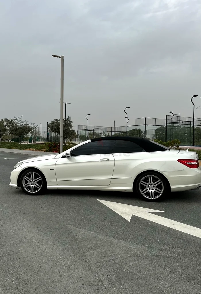 MERCEDES E250 CABRIO FROM FEMALE DRIVER63488410815362113