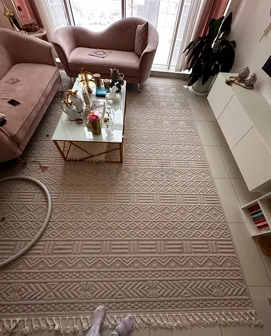 Elegant Geometric Pattern Area Rug for a Cozy Home