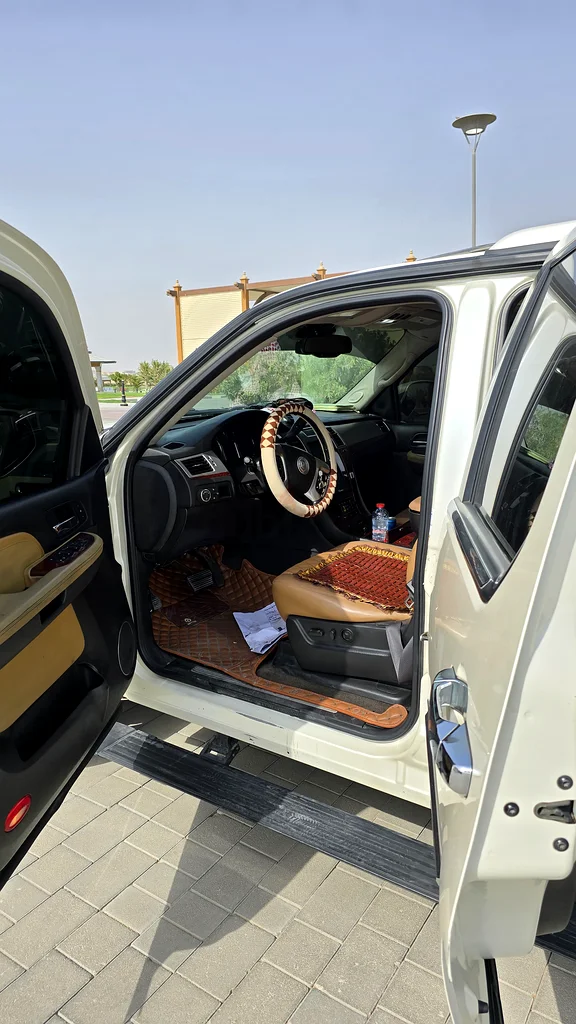 كاديلاك إسكاليد للبيع بسعر معقول  
سيارة دفعٍ رباعي فاخرة63490982347651111