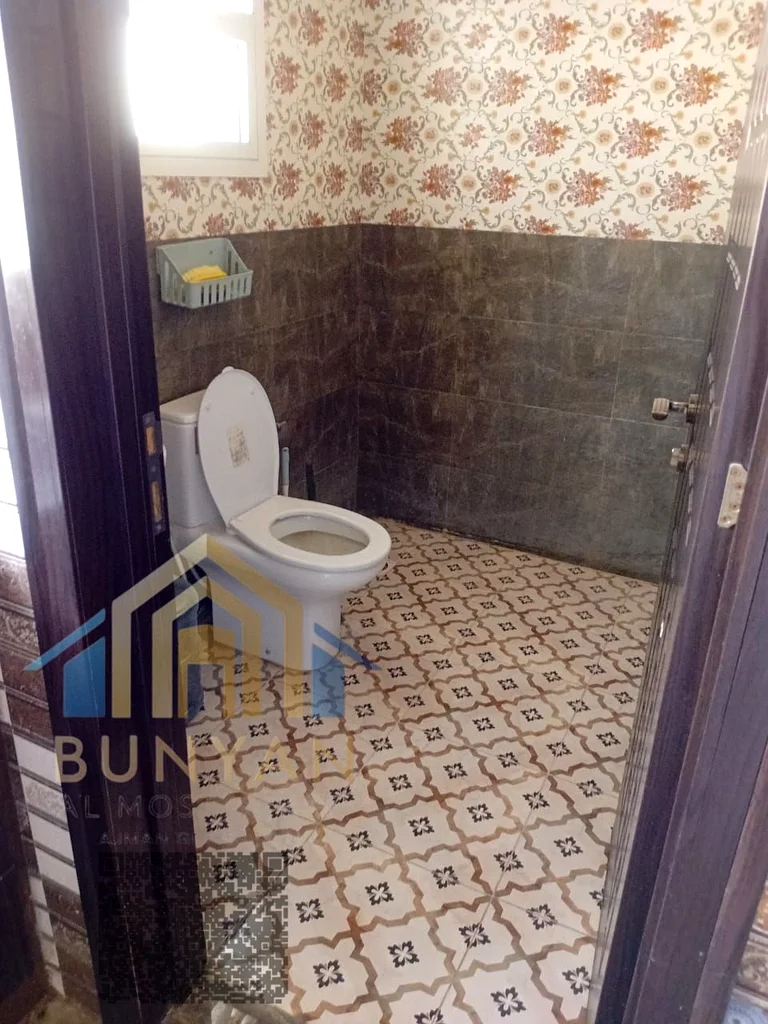 لإيجار سنوي شقة بغرفة نوم واحدة فسيحة مع مطبخ شبه منفصل تقع في الرشيدية 2،63721146084353114