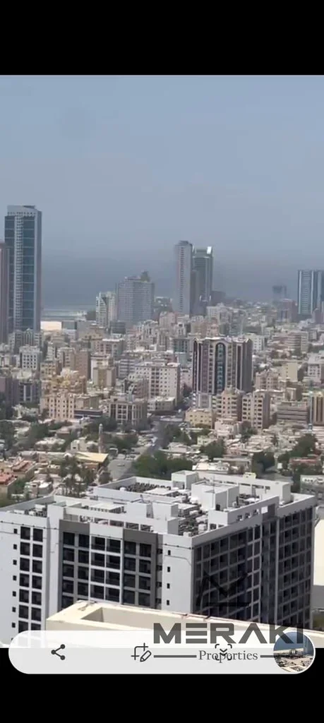 شقة راقية مؤلفة من 3 غرف وصالة وغرفة خادمة متوفرة في أبراج عجمان على كورنيش عجمان بأرخص سعر في عجمان63890017294083110