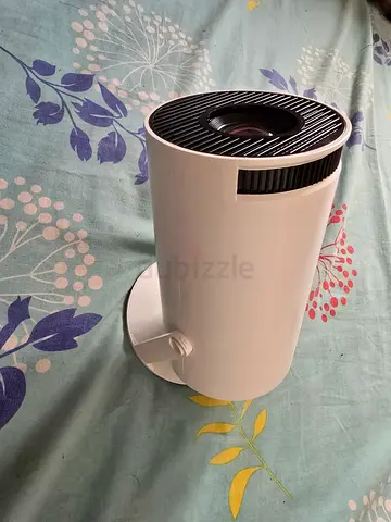 Compact  Stylish Mini Projector – Perfect for Home Entertainment!