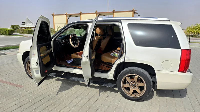 كاديلاك إسكاليد للبيع بسعر معقول  
سيارة دفعٍ رباعي فاخرة63490982347651114