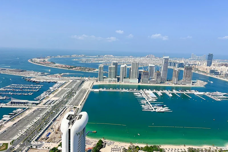 طابق عالي | إطلالة بحرية كاملة | تخطيط واسع63776019762690111