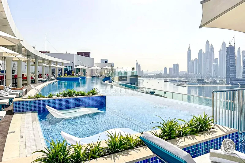 Penthouse level | Seaside living  | Multiple Units64008261398658110