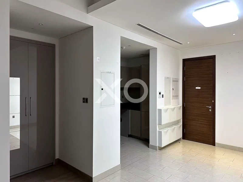 Investment | Studio | Bright & Spacious64017080486403110