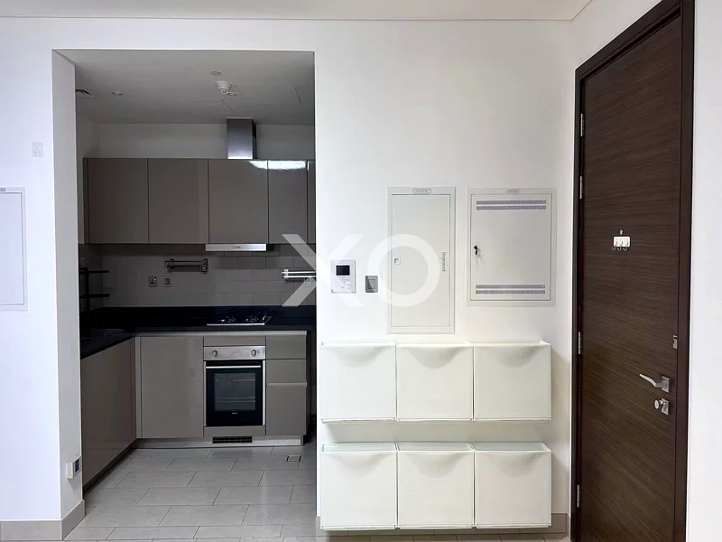 Investment | Studio | Bright & Spacious64017080486403111
