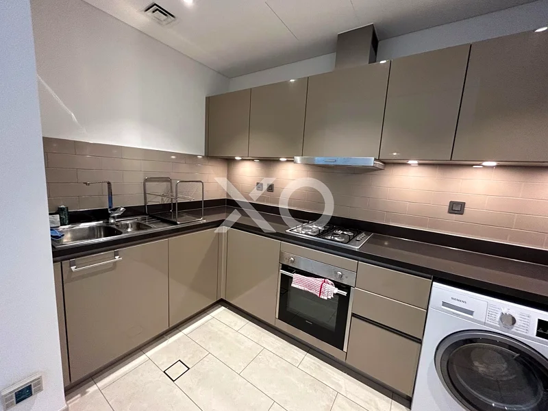 Investment | Studio | Bright & Spacious64017080486403114