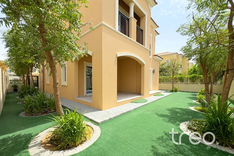 Landscaped Garden | Vacant | Huge Plot63735584993794113