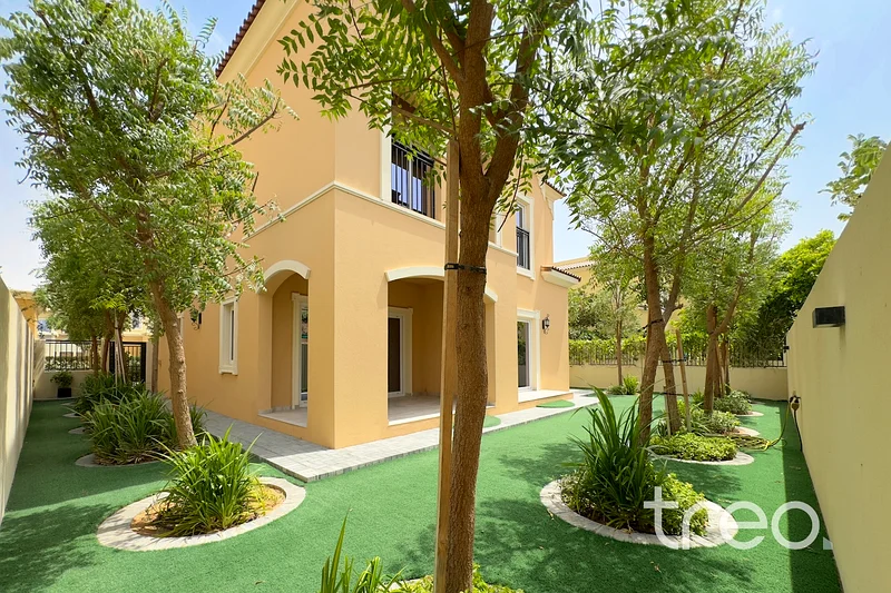 Landscaped Garden | Vacant | Huge Plot63735584993794110