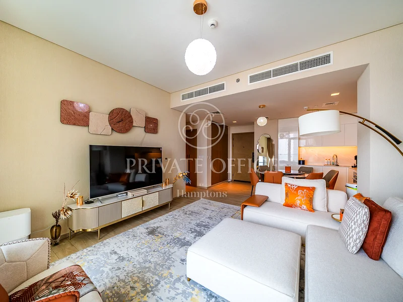 مفروشة بالكامل | طابق عالي | شاغرة64026611024643112