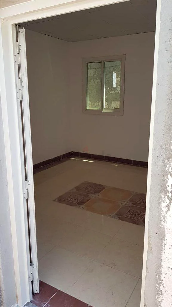 غرفة استوديو متاحة للإيجار الشهري63473570911361112
