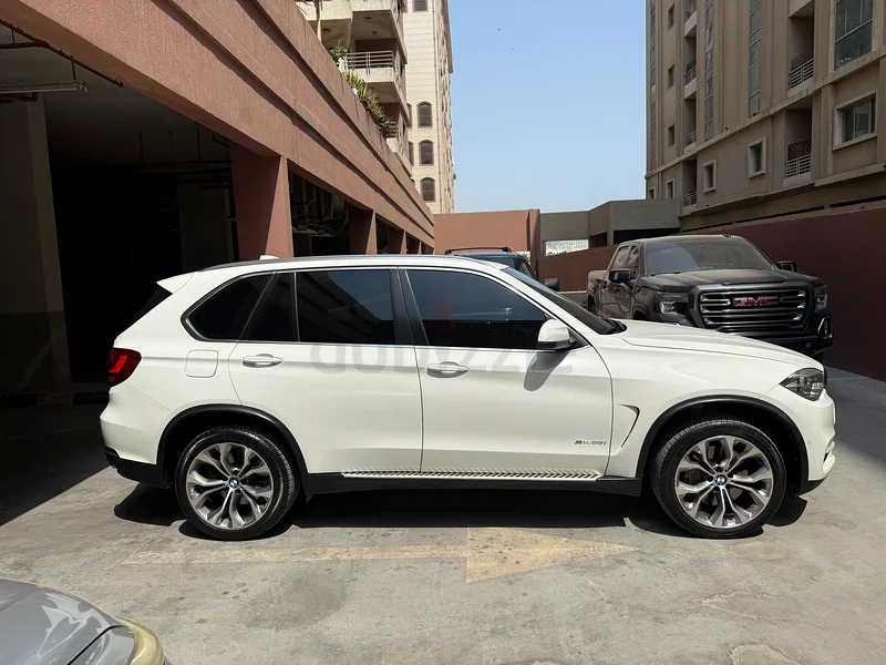 بي إم دبليو X5 Xdrive 50i V863484910620419111