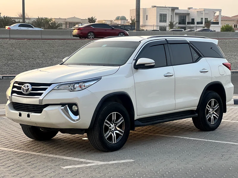 Toyota Fortuner V6, single owner from the agency, agency paint, in very excellent condition63484380663553111