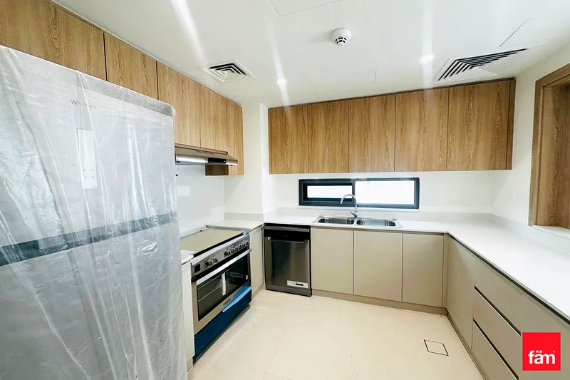 Corner Unit | Vacant | Gated communtiy63751782195203114