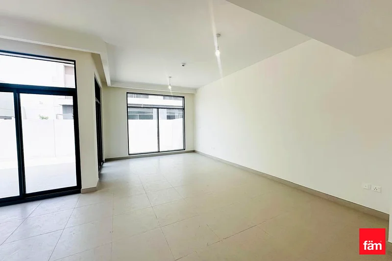 Corner Unit | Vacant | Gated communtiy63751782195203112