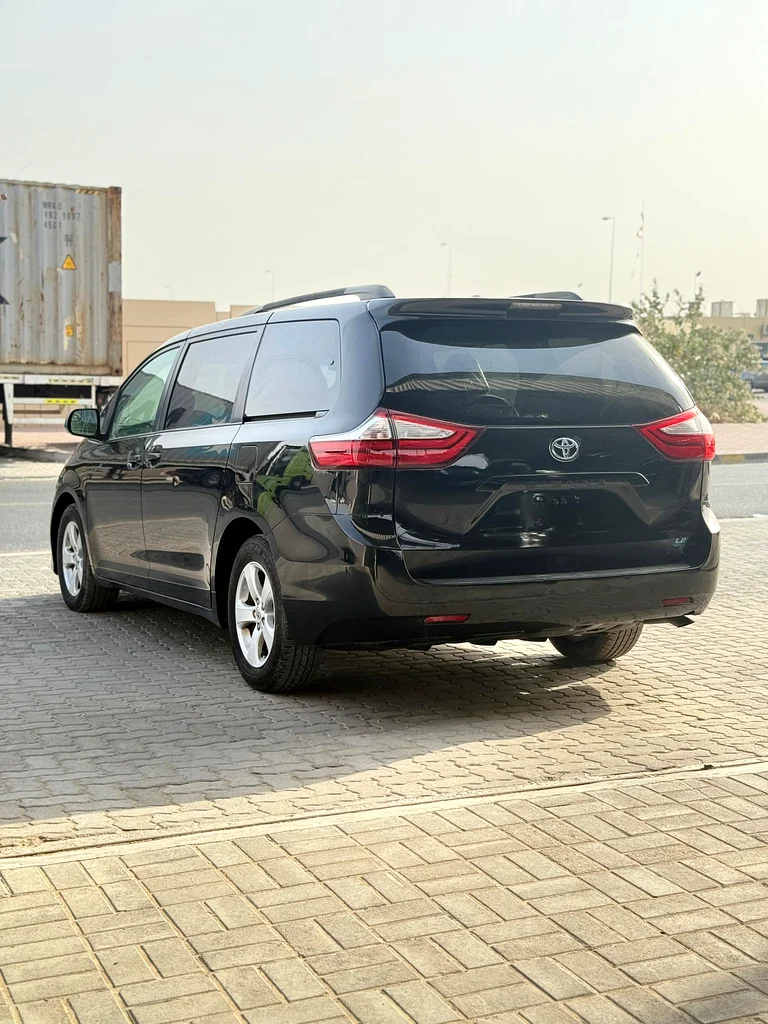 TOYOTA SIENNA 2015 LE63484283853954114