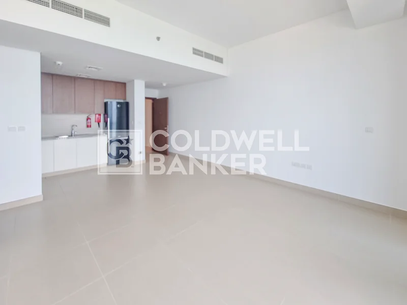 منظر جميل على البحر المفتوح | بدون تبريد مركزي | شاغر63776526597251113