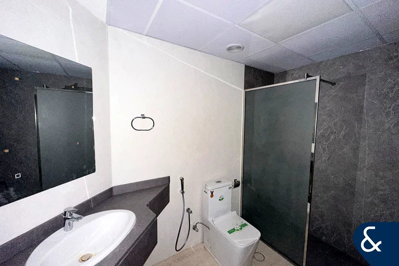 Large Layout | 2 Bedrooms | Upgraded unit63774611054721114