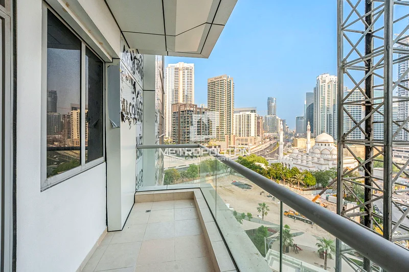 Spacious | Burj Khalifa View | With Maids Room63793188230530110