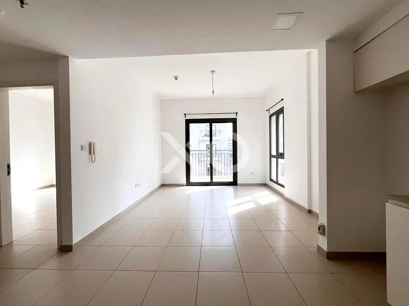 مساحة معيشة مفتوحة | شاهد الآن | طابق منخفض63951692274306112