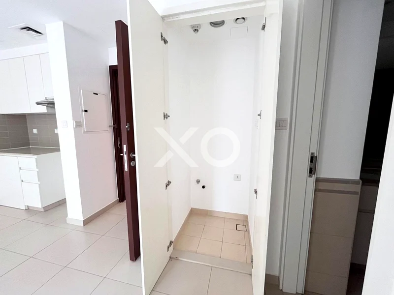 مساحة معيشة مفتوحة | شاهد الآن | طابق منخفض63951692274306113