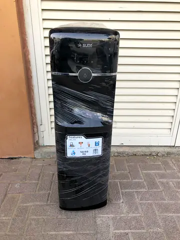 Bottom load water dispenser