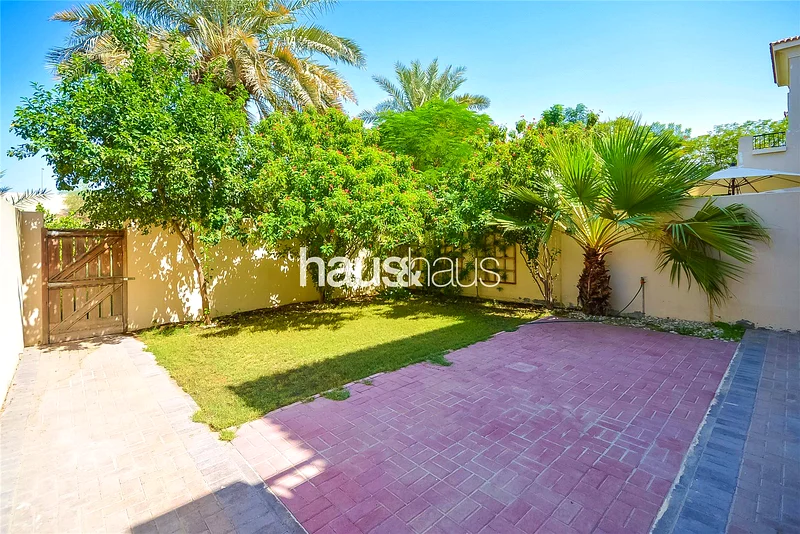 Well maintained 2M | Single Row | Maids | October63612102168066111