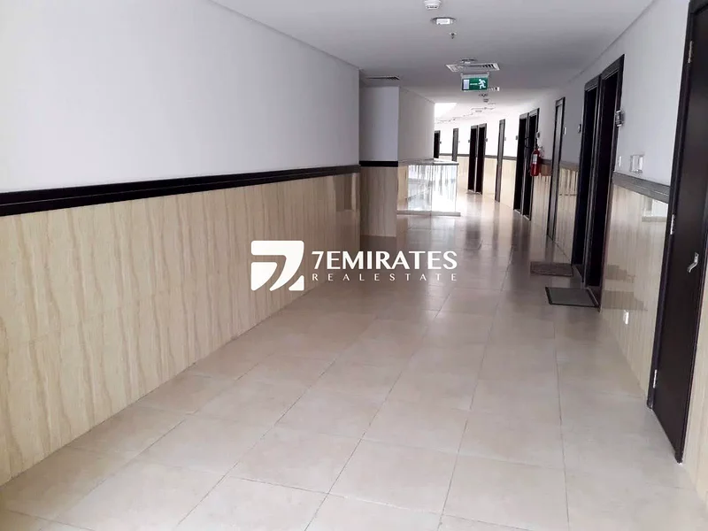 Balcony | Negotiable Price | Spacious Layout63977889022850113