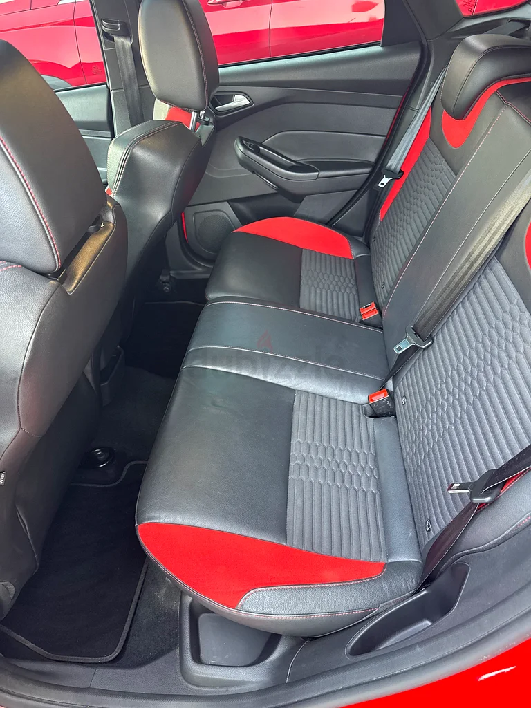 Ford Focus ST 201763483178623618113