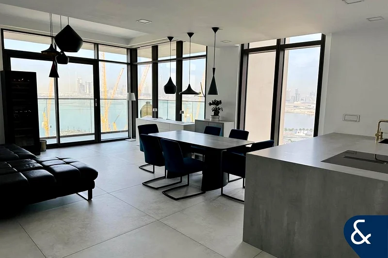 Upgraded  | Corner Unit  | Prime Location64025806560513113