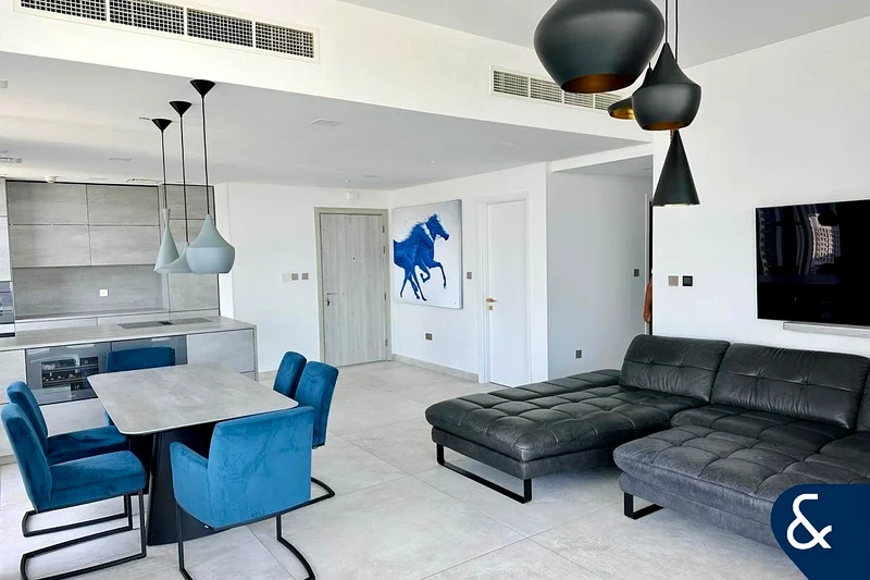 Upgraded  | Corner Unit  | Prime Location64025806560513110