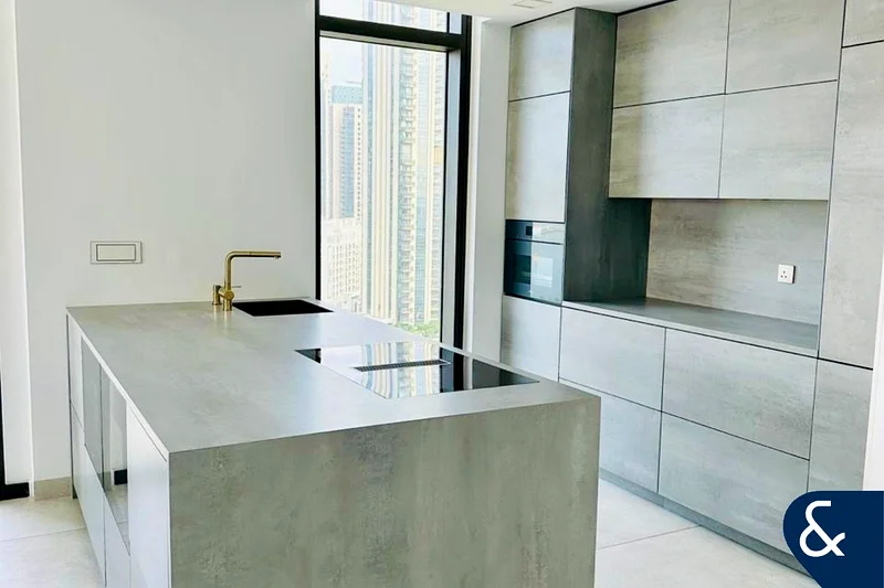 Upgraded  | Corner Unit  | Prime Location64025806560513114