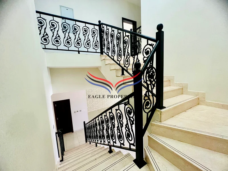 متوفر الآن I فيلا من 4 غرف نوم + غرفة خادمة I موقع متميز63743507915523112
