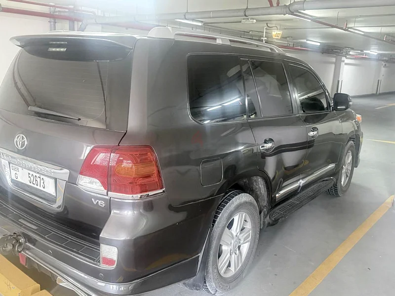 Landcruiser in Good Condition63484694094593112