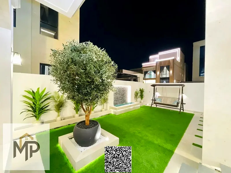 أفضل الفيلات الفاخرة للبيع بتصميم كلاسيكي، حديقة كبيرة، سقف، 5 غرف ماستر، بدون رسوم خدمة، وتملك حر لجميع الجنسيات63880835290241114