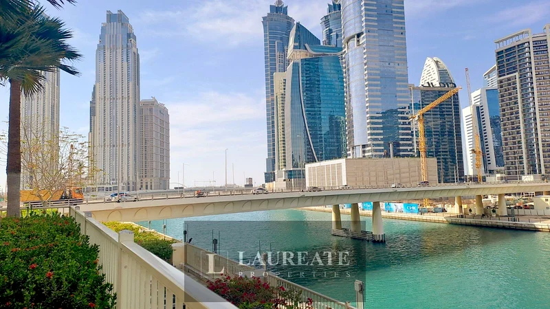 مفروشة بالكامل مع إطلالة على القناة، قريبة من المترو63790124137090110