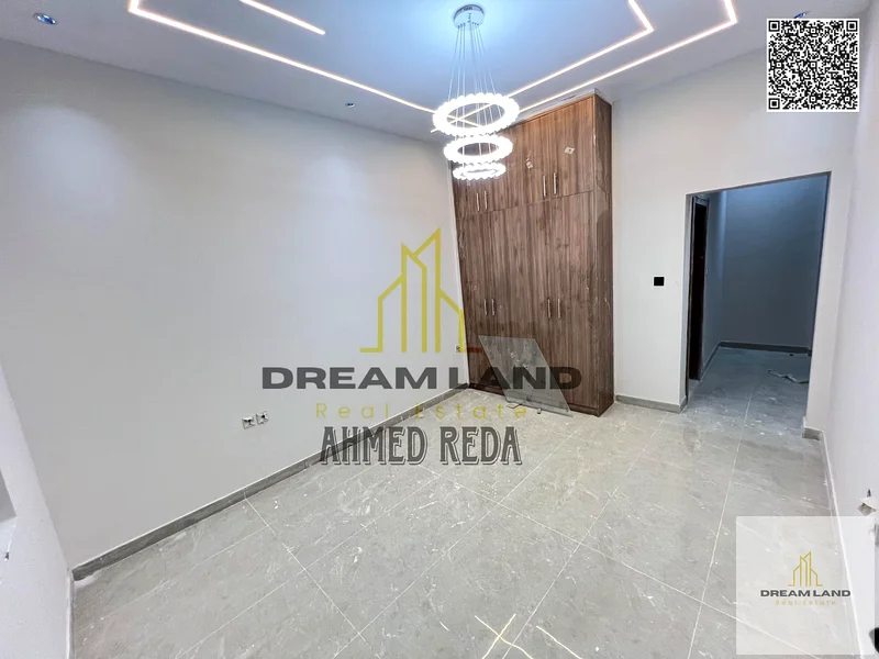 Directly from the owner, at a price including registration and ownership fees. Freehold for all nationalities.63896736577923114