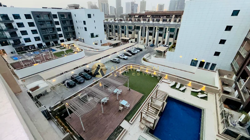 Spacious And Modern | Near Exit | Move-In Ready63788032420994110