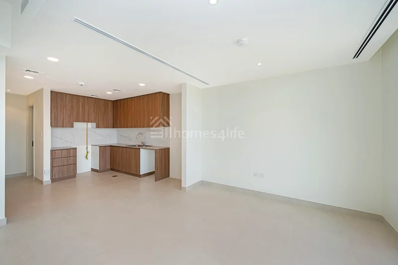 Elegant And Luxurious | Single Row | Vacant63737730210817114