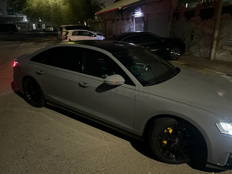 2020 GCC Audi A8 55 TFSI Quattro very clean63489197122946113