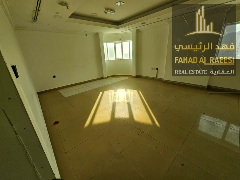 طابق كامل مكون من 10 مكاتب، للإيجار في النعيمية 2 - شارع الشيخ خليفة الرئيسي / 15,000 قدم مربع63623235545346114