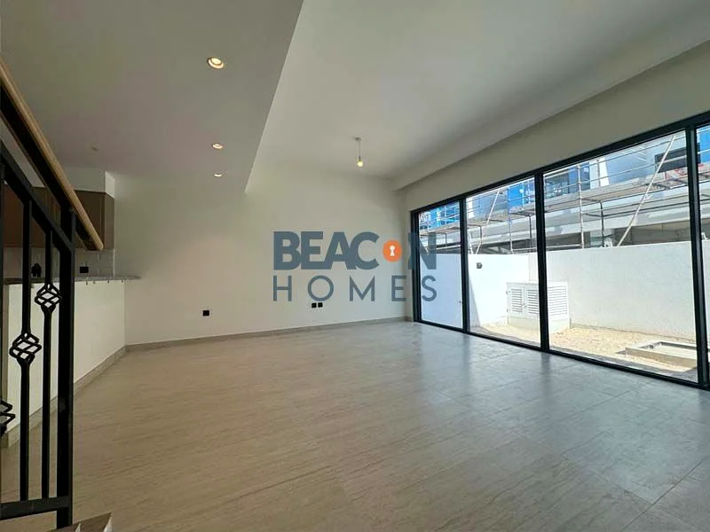 Near Community Park | Mortgage Available | 4 BR TH63962574463362113