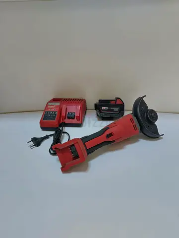 Milwaukee Grinder 18v B.L